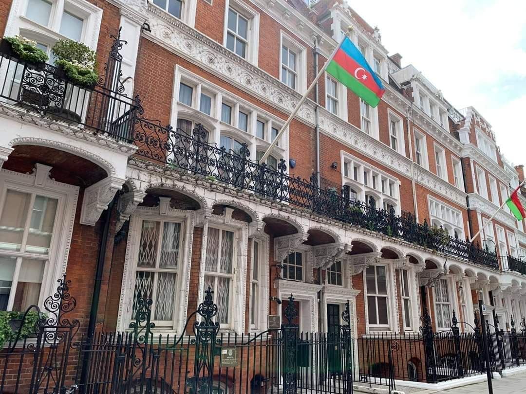 Britaniya səfirliyi Londondakı hücumla bağlı AÇIQLAMA YAYDI