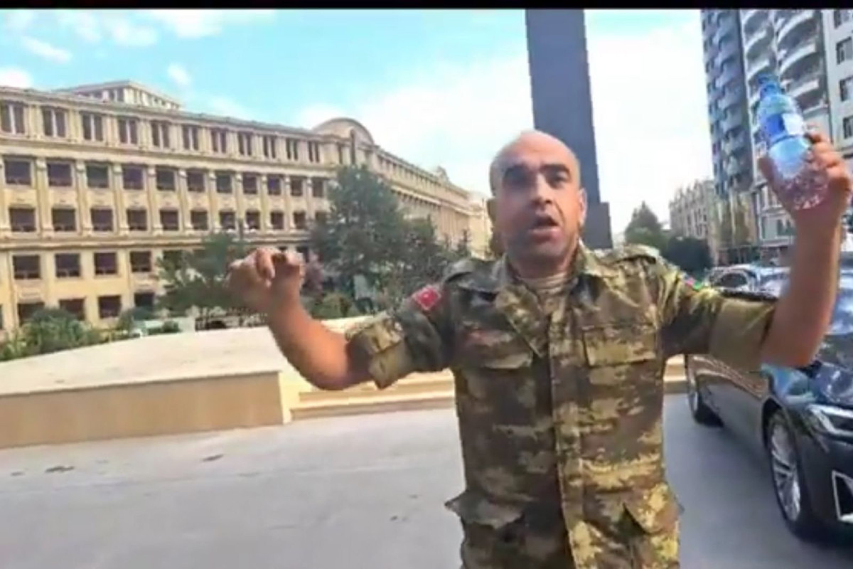 Özünü yandırmaq istəyən şəxs müharibə iştirakçısı deyil - Nazirlik