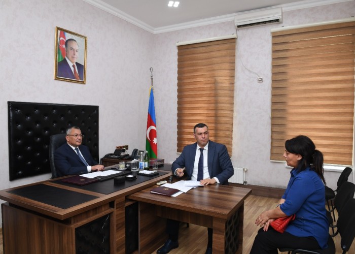 Rövşən Rzayev vətəndaşları qəbul edib - FOTO