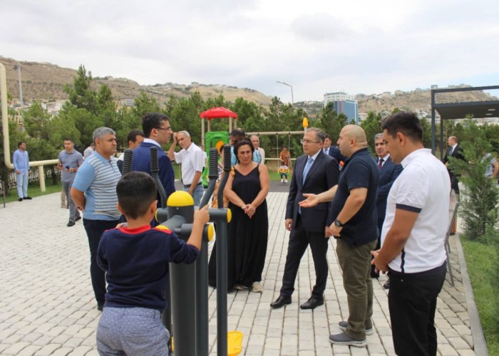 “Jurnalistlər binası”nın həyətində abadlıq işləri aparılıb