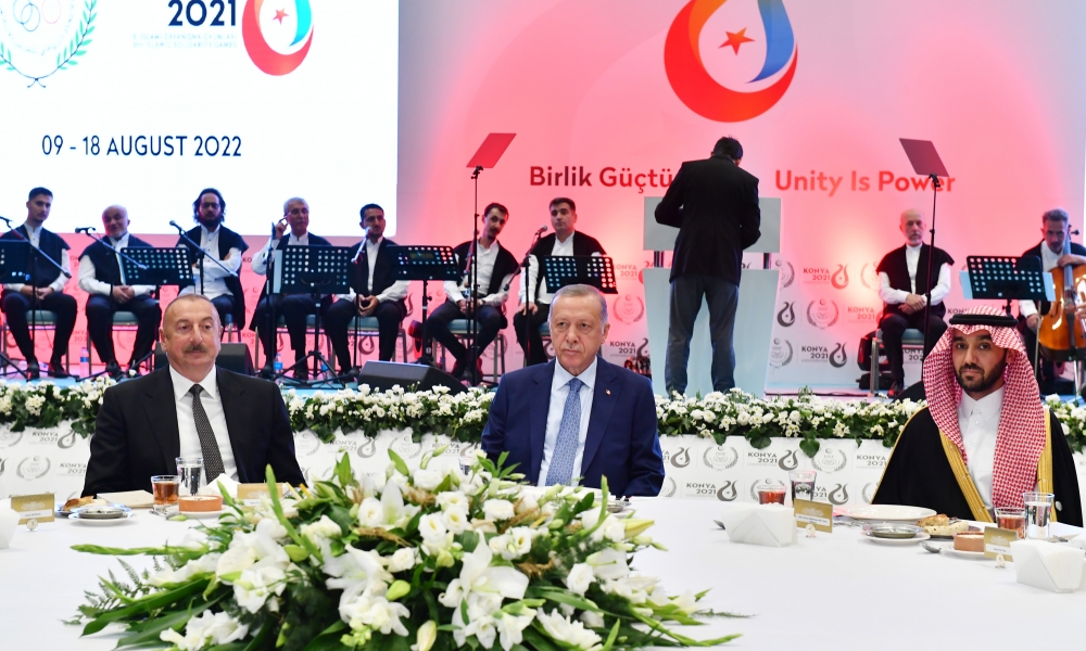 İlham Əliyev dövlət başçıları ilə şam yeməyində - YENİLƏNİB
