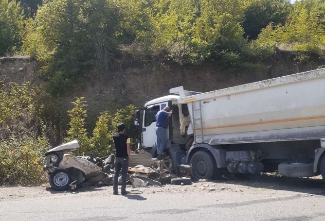İsmayıllıda yol qəzası faciə ilə nəticələndi