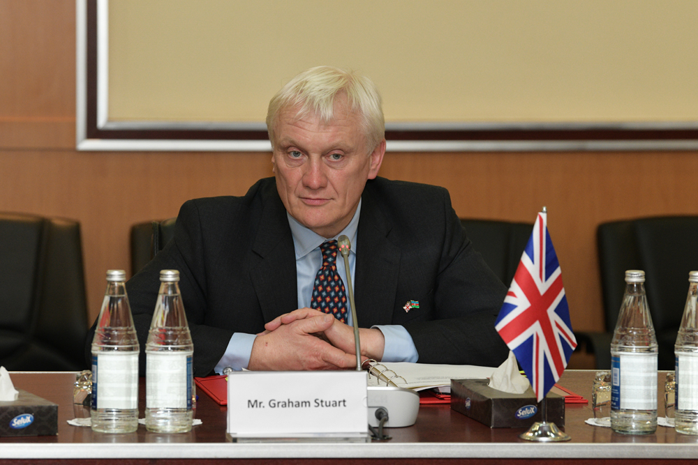 Britaniyalı nazir Azərbaycan səfirliyinə hücumu PİSLƏDİ