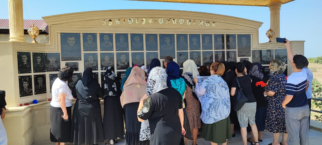 Hacıqabulda şəhidin xatirəsinə tikilən bulağın açılışı oldu