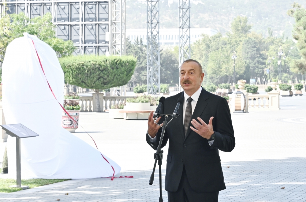 İlham Əliyev: “Onların eşq hekayəsi bir əfsanədir”