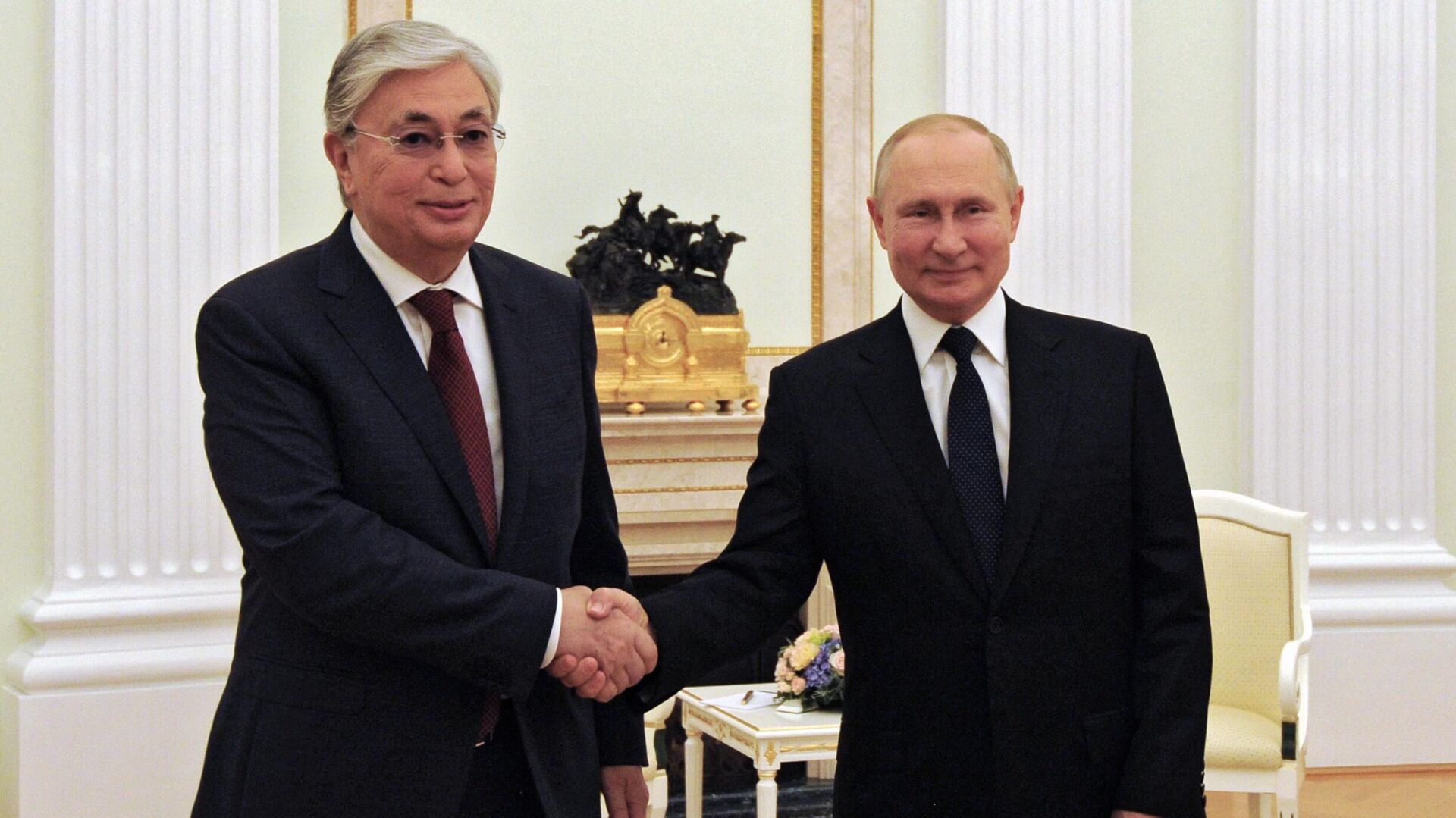 Tokayev Putinlə görüşmək üçün Soçiyə gedir