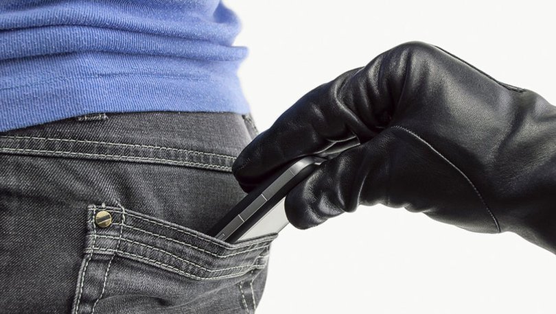 Bakıda 93 min manatlıq telefon oğurlandı