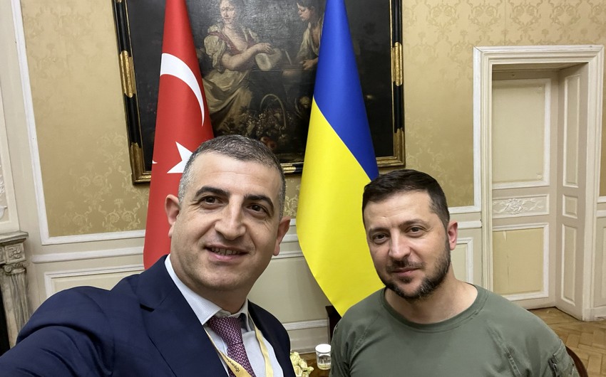 Bayraktar Zelenskini qəhrəman adlandırdı