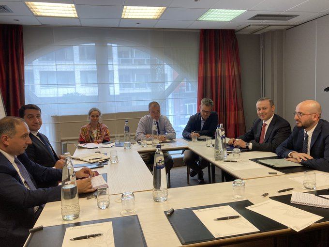Hacıyevlə Qriqoryanı görüşdürən Brüssel Kremli dəli edəcək