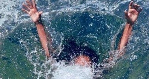 İki azyaşlı övladını xilas etməyə çalışan ata və əmi suda boğulub