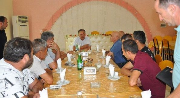 Cavanşir Feyziyev seçiciləri ilə görüşüb
