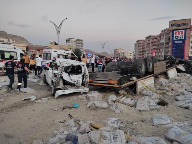 Türkiyədə dəhşətli qəza: Ölü sayı 20-yə çatdı - YENİLƏNİB