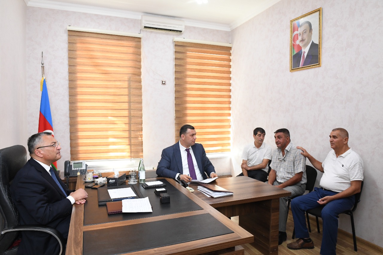 Dövlət Komitəsinin sədri vətəndaşları qəbul etdi