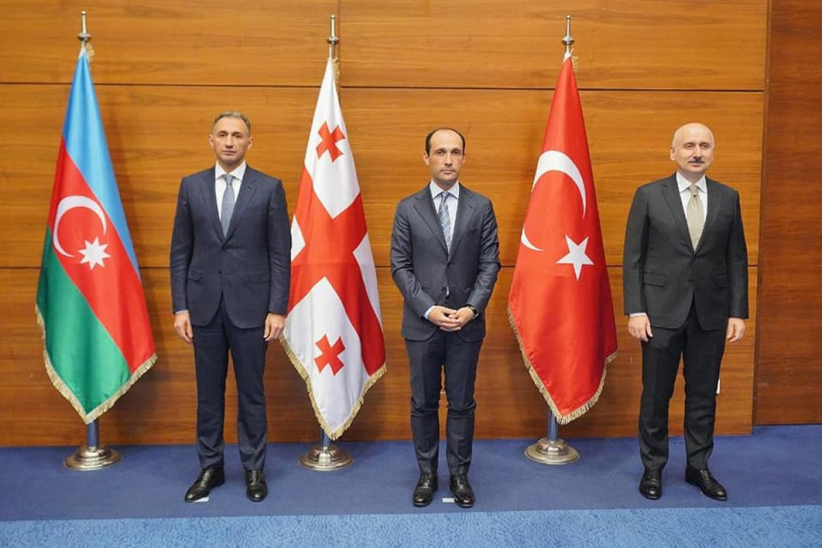 Azərbaycan, Türkiyə və Gürcüstan nazirləri görüşdü