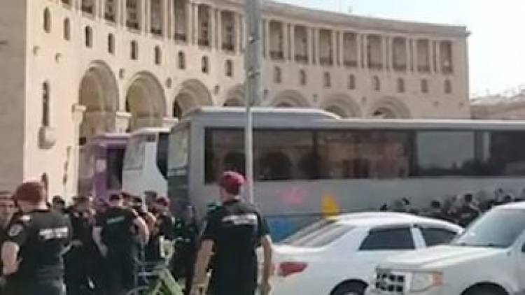 Paşinyanın istefası tələbilə aksiya keçirildi
