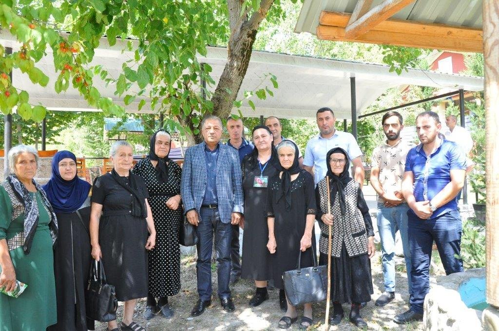 Cavanşir Feyziyev seçicilərlə görüşüb