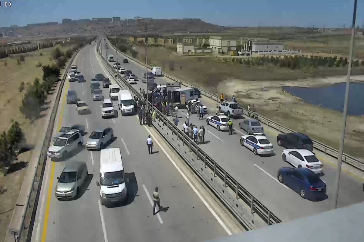 Zığ şosesində qəza: ölən və yaralı var