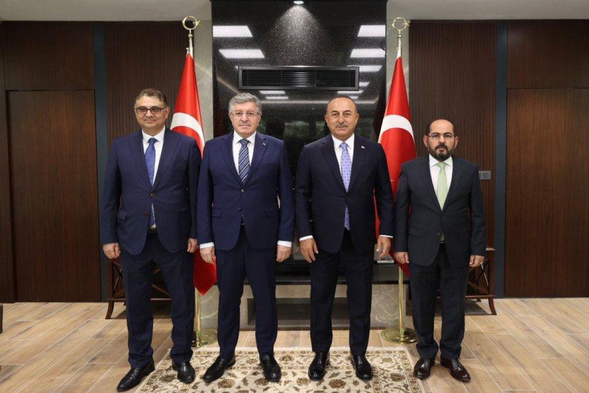 Çavuşoğlu Suriya müxalifətinin liderləri ilə görüşdü