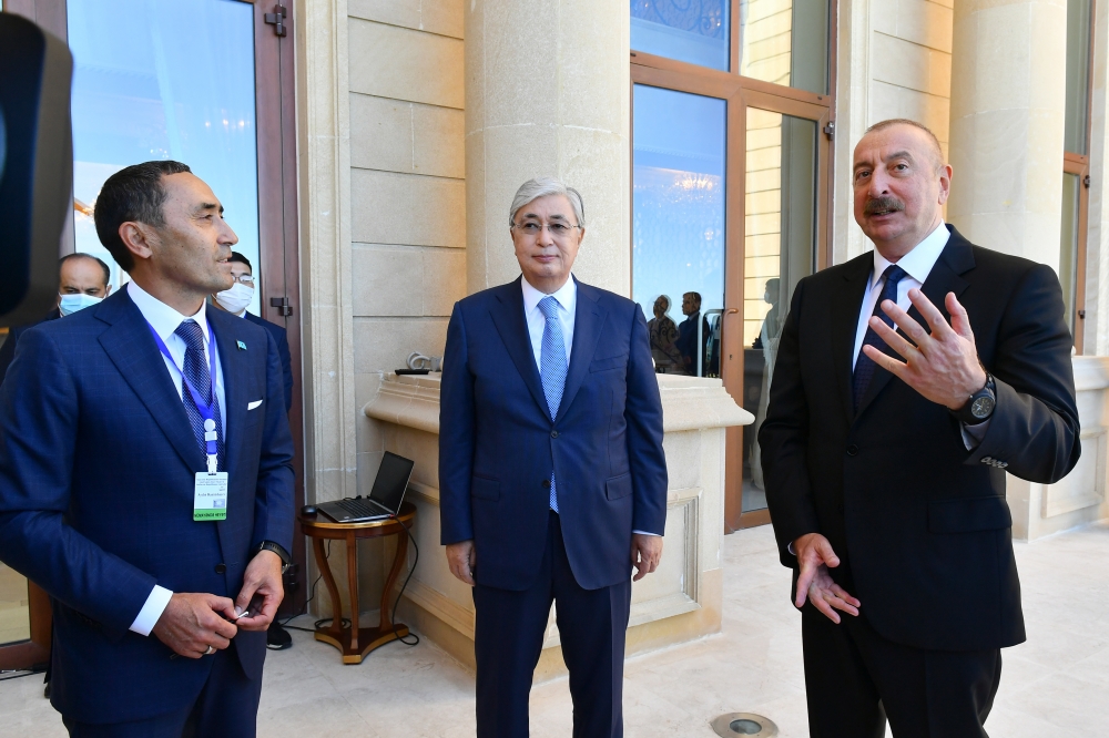 Prezidentlər Füzulidə inşa ediləcək mərkəzin layihəsi ilə tanış oldular - YENİLƏNİB