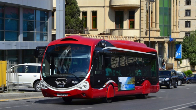 Bakıda 151 avtobus gecikir