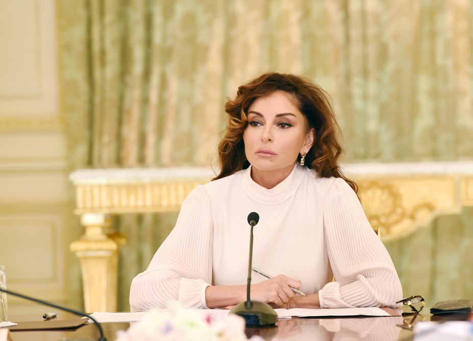 Milli Qəhrəmanlardan Mehriban Əliyevaya TƏBRİK