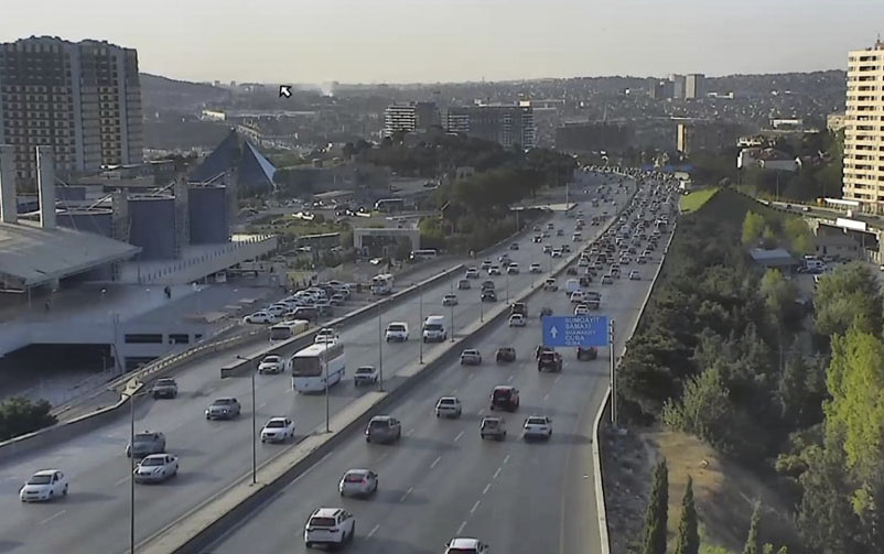 Bu yollarda tıxac var - SİYAHI