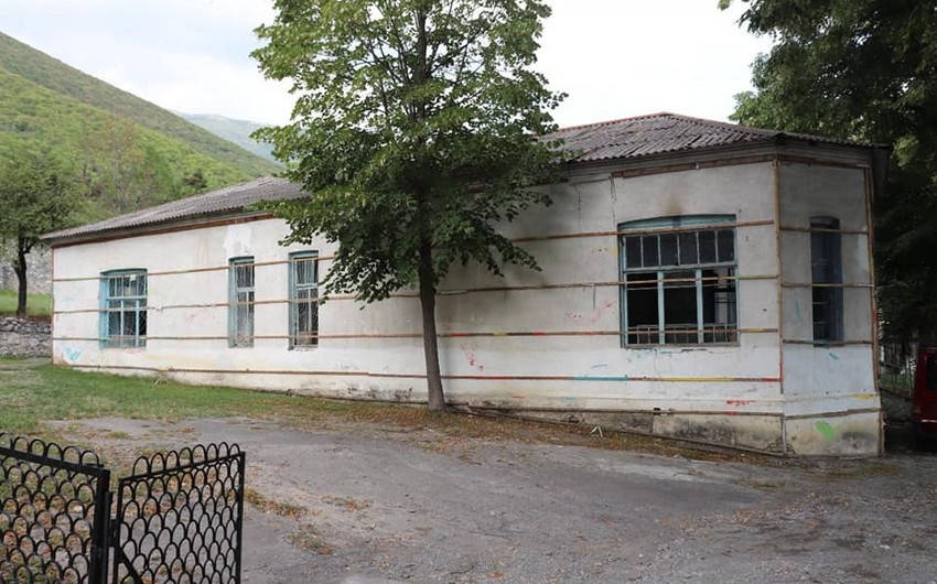 Tarixi binaların görkəminin dəyişdirilməsi iddiasına CAVAB