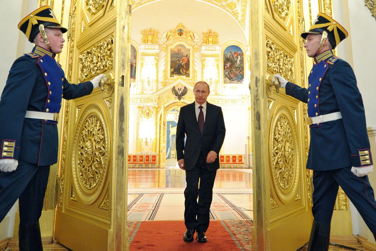 Putin necə yüksəldi... - Kasıb ailədən çıxan liderin müəmmalı hekayəsi 