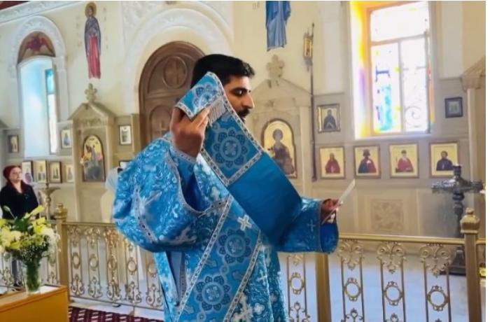 Kilsədə ilk dəfə Azərbaycan dilində dua oxundu - VİDEO
