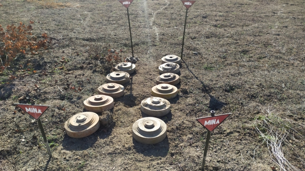 Laçında kütləvi şəkildə minalar aşkarlanır