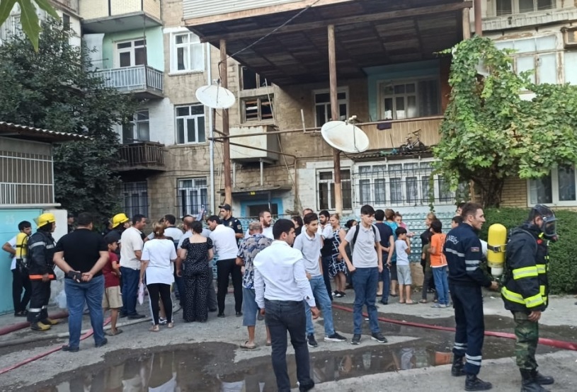 Gəncədə yanğın - 20 nəfər təxliyə olundu