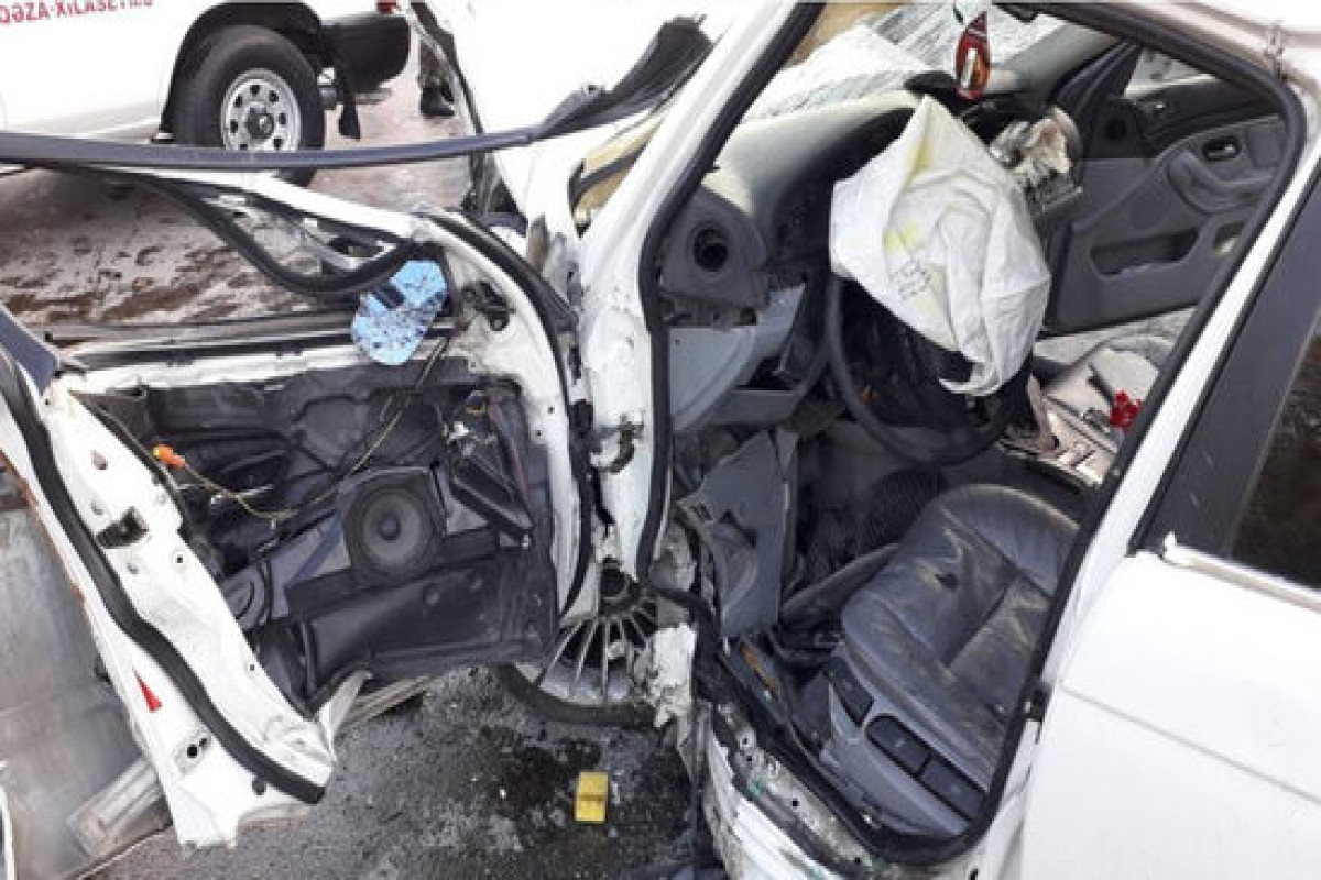 Avqustda yol qəzalarında 72 nəfər ÖLÜB