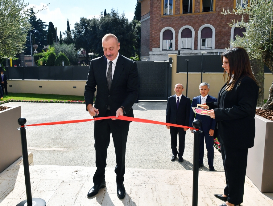 Prezident yeni səfirlik binasının açılışında - FOTOLAR (YENİLƏNİB)