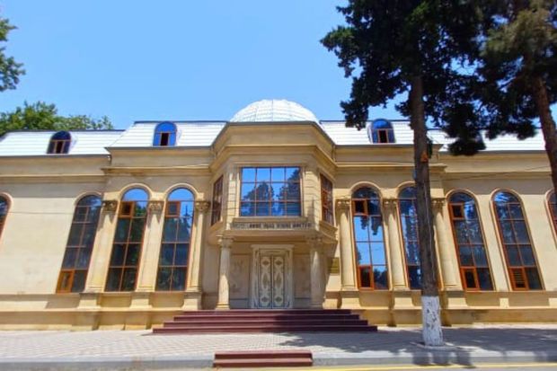 Nazirlik direktorun qovulmasını ARAŞDIRIR