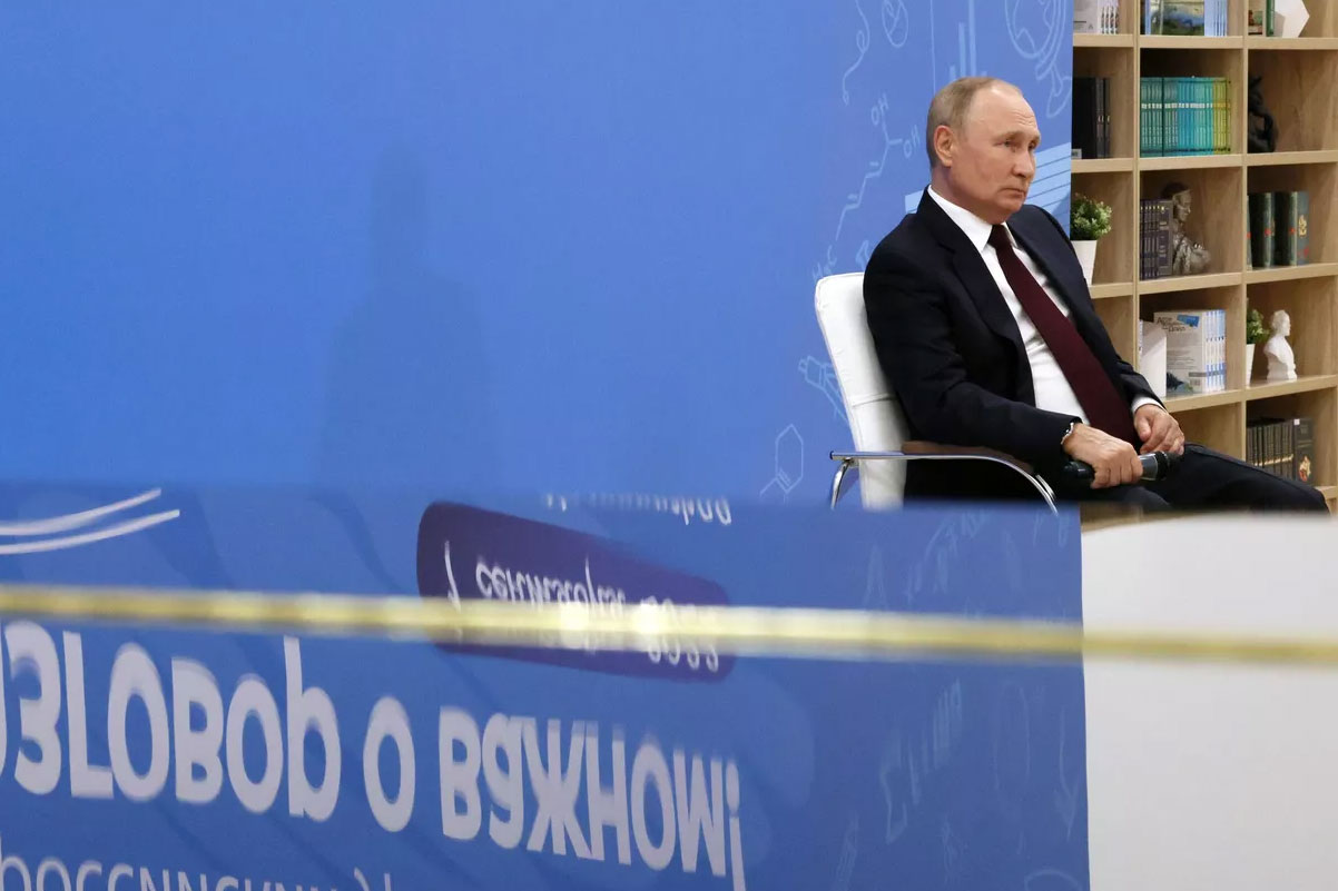Mən hələ də öz üzərimdə çalışmalıyam - Putin 