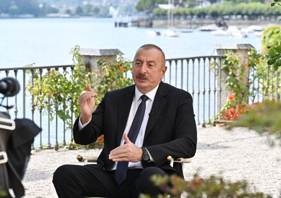 İlham Əliyev İtaliya qəzetinə müsahibə verdi - FOTO
