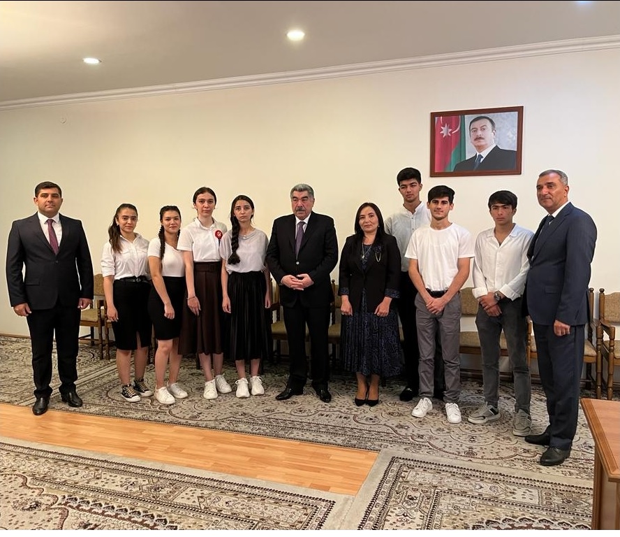 Hacıqabulda yüksək bal toplamış tələbələrlə GÖRÜŞ