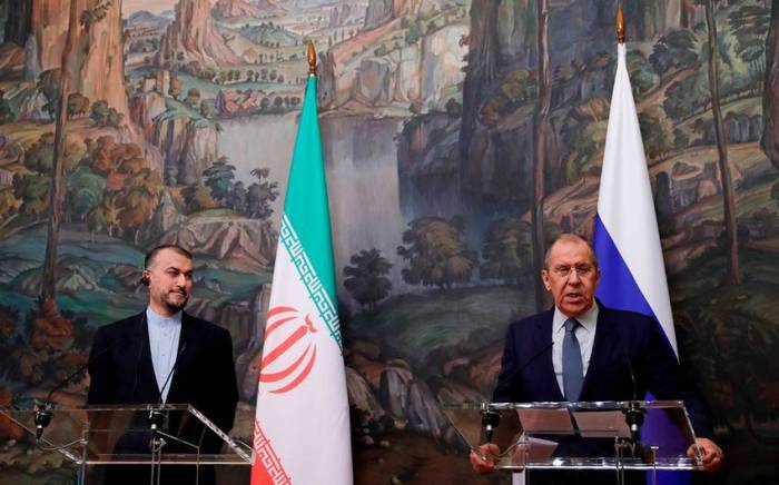 Lavrov iranlı həmkarı ilə telefon danışığı apardı