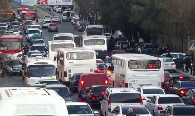 Dünənki tıxacla bağlı rəsmi AÇIQLAMA 