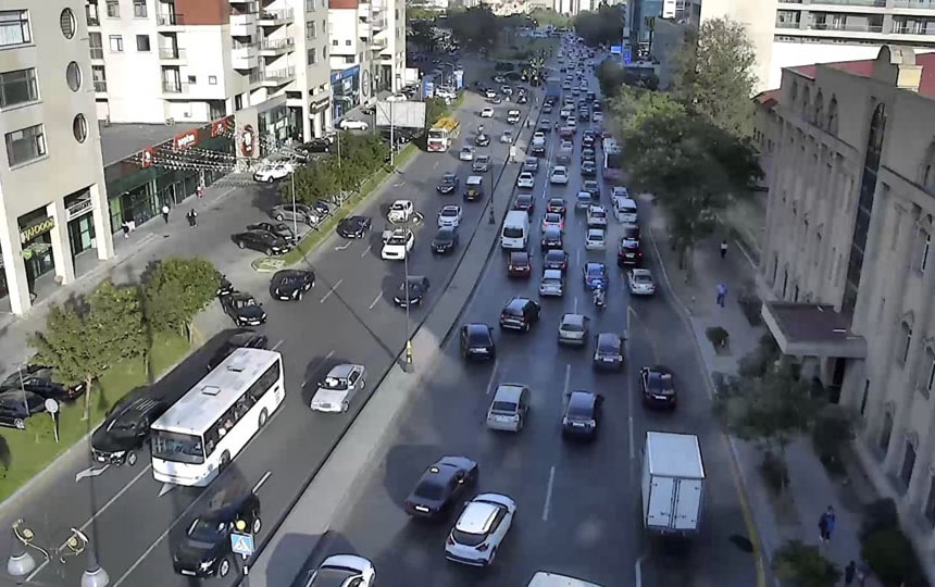 Bakının bu yollarında tıxac var