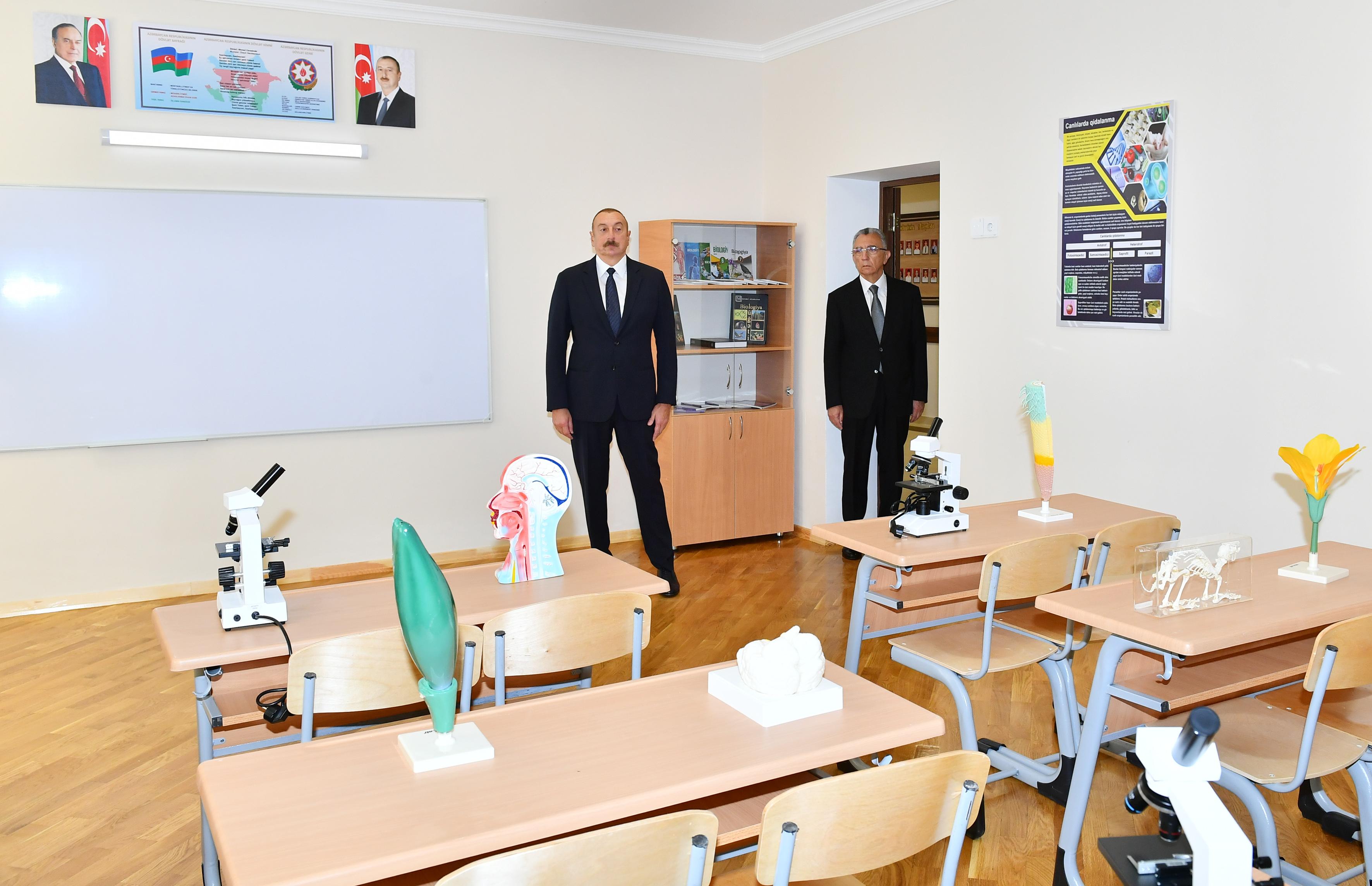 İlham Əliyev 35 nömrəli məktəbdə - FOTOLAR