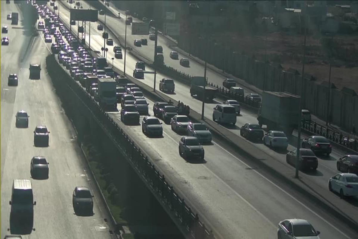 Bakıda yol qəzası tıxac yaratdı