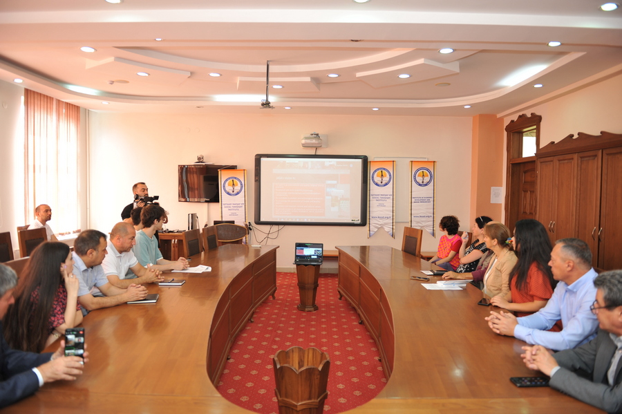 BMU-da simpozium işinə başlayıb