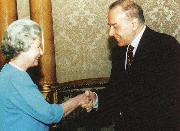 Kraliça II Elizabetlə görüşmüş azərbaycanlılar - FOTOLAR