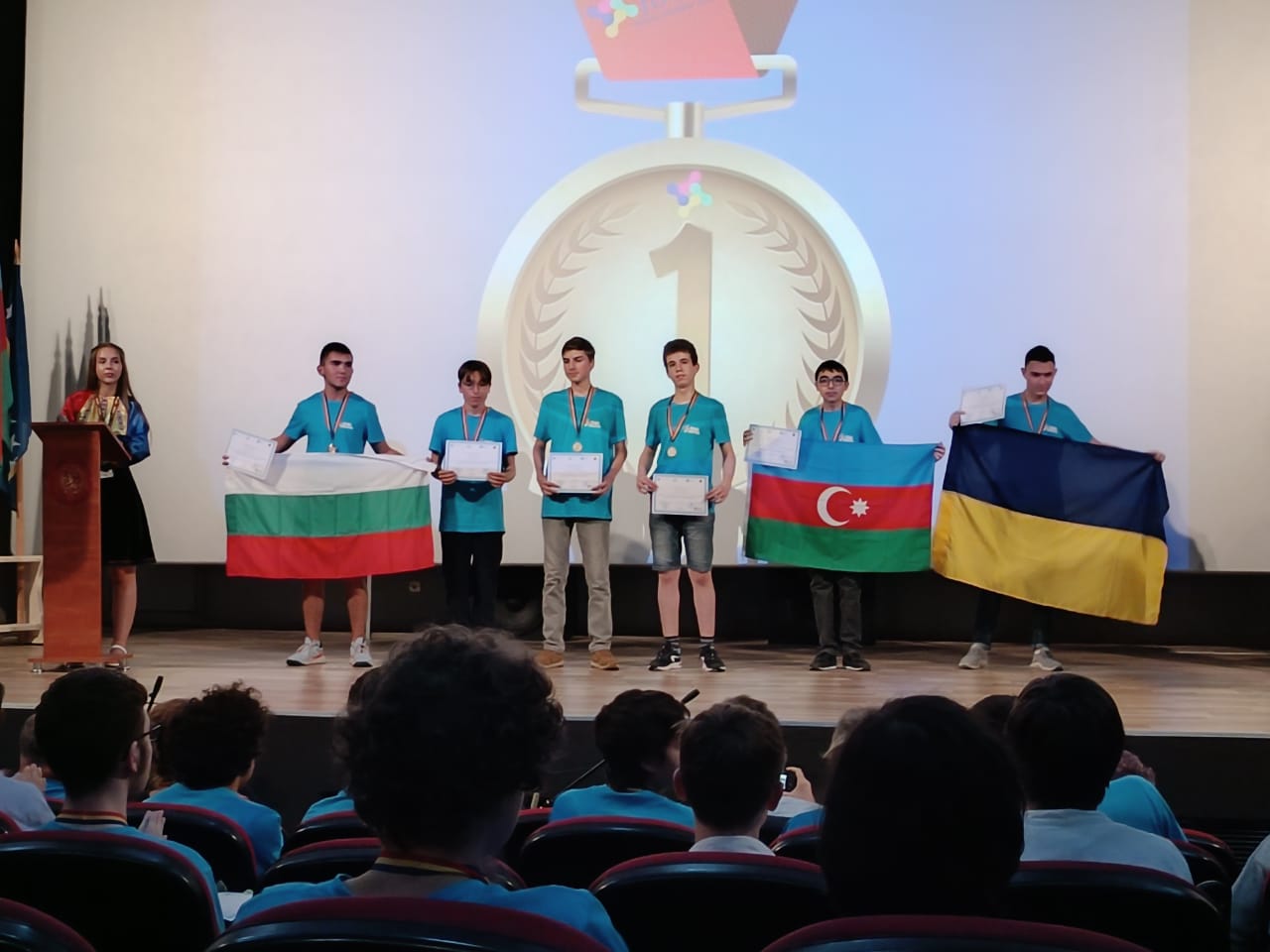 İnformatika üzrə növbəti qızıl və bürünc medallar!