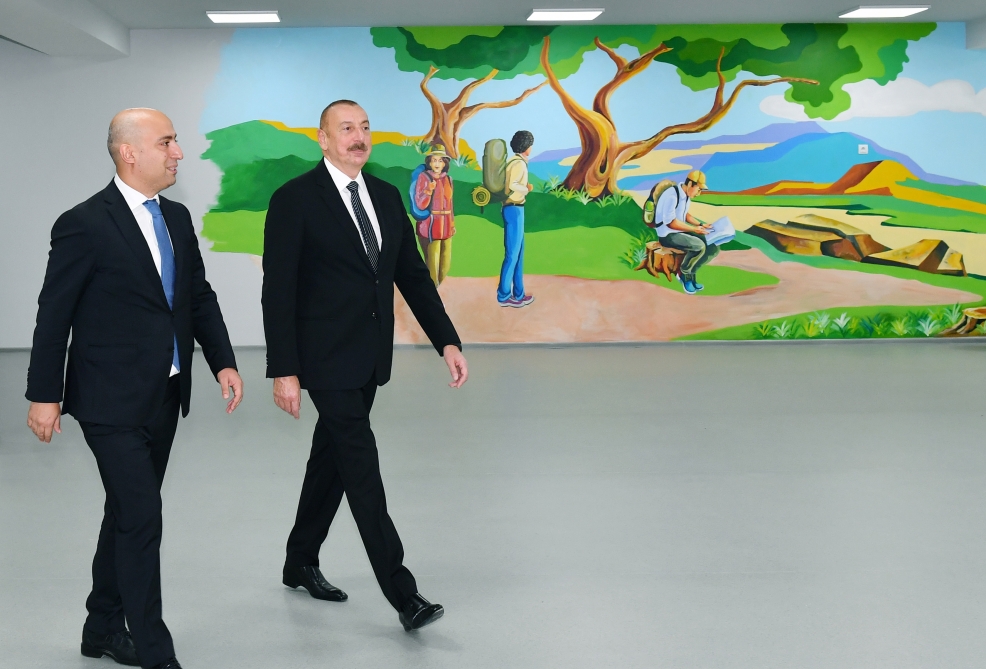 Prezident Sarayda yeni inşa edilən məktəbə baş çəkdi - FOTOLAR