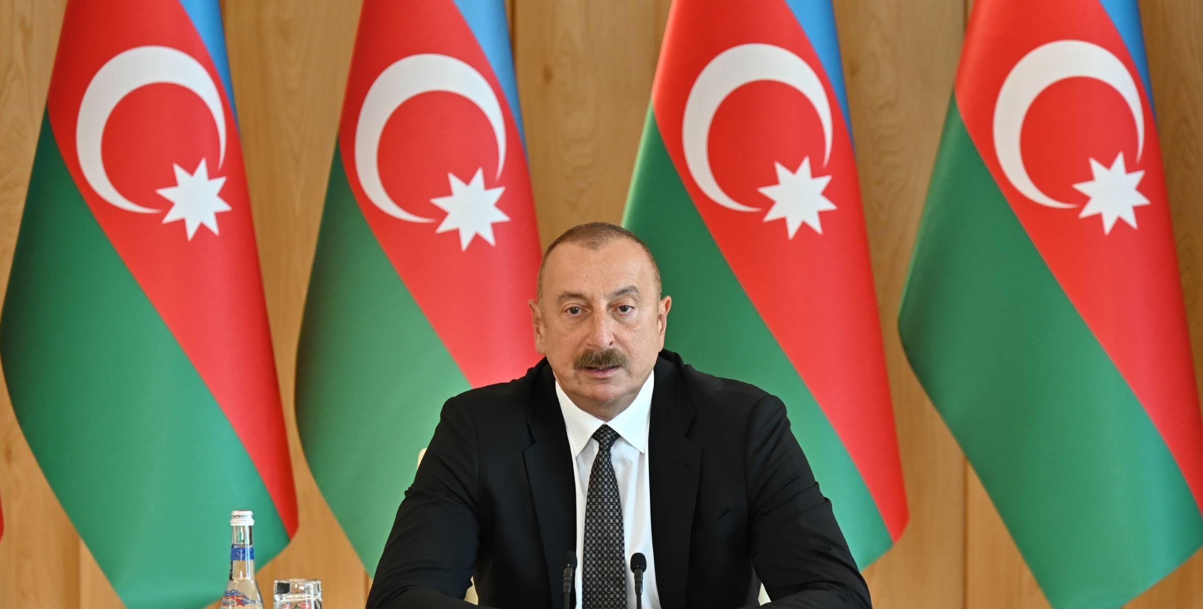 İlham Əliyev AYİB prezidentini qəbul edib