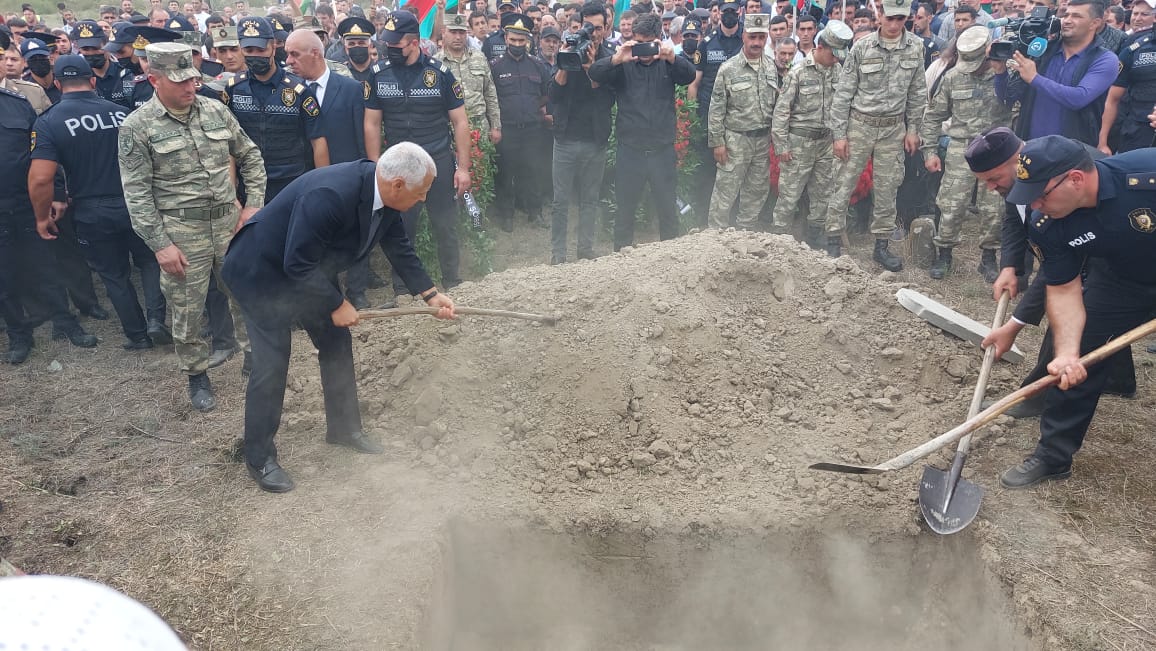 Şəhid Ümid Həsənov torpağa tapşırılıb - FOTOLAR