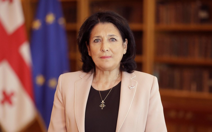 Zurabişvili sərhəddəki gərginliyə münasibət bildirib