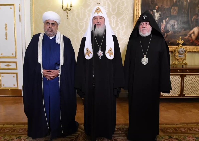 Rus Pravoslav Kilsəsi II Qareginlə Allahşükür Paşazadəni görüşdürə bilər